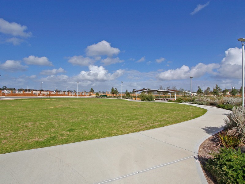 16 Bauer Circle, Banksia Grove WA 6031