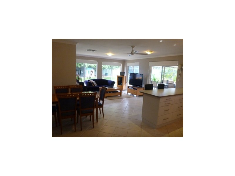 11 Canopy Court, Banksia Grove WA 6031