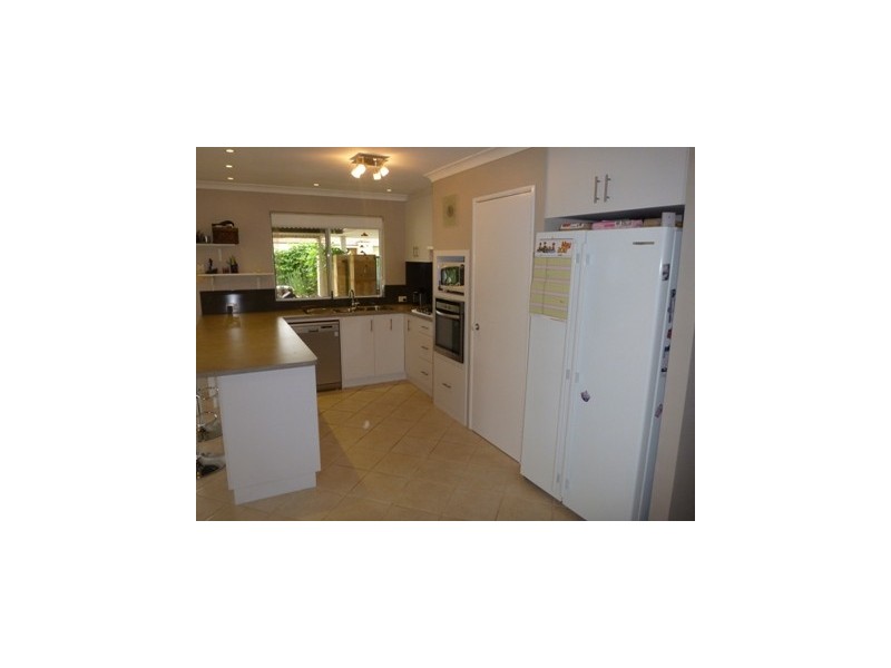 11 Canopy Court, Banksia Grove WA 6031