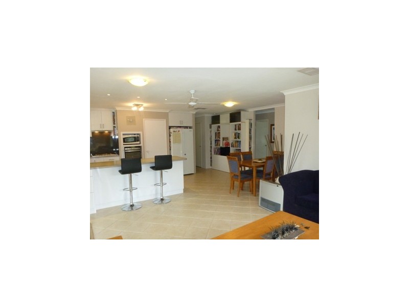 11 Canopy Court, Banksia Grove WA 6031