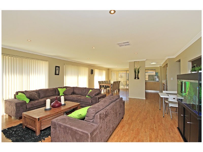 23 Jaeger Bend, Tapping WA 6065