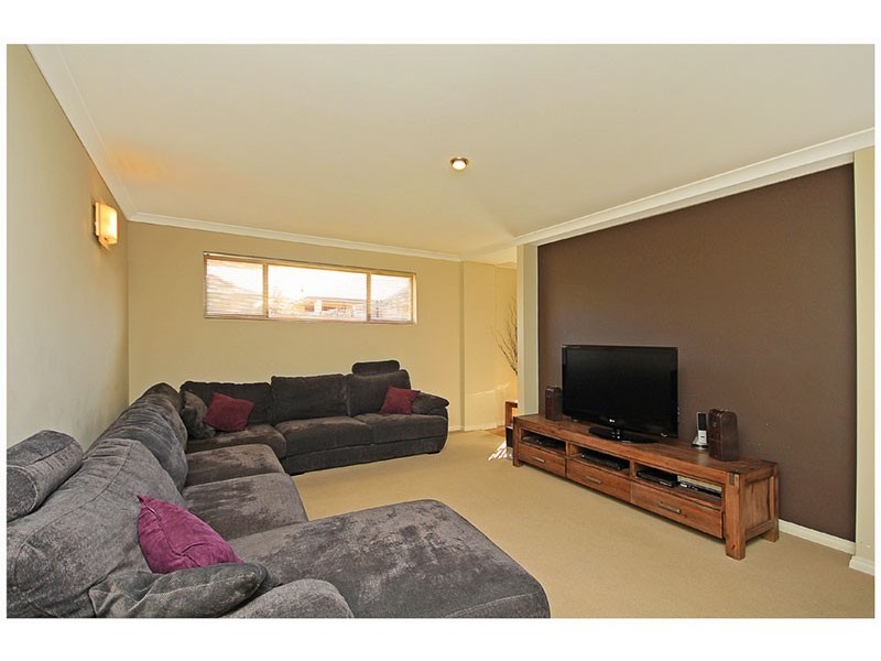 23 Jaeger Bend, Tapping WA 6065