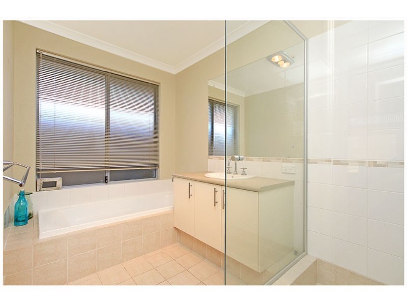 23 Jaeger Bend, Tapping WA 6065