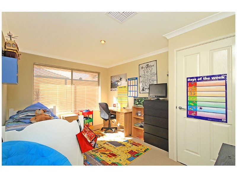 23 Jaeger Bend, Tapping WA 6065