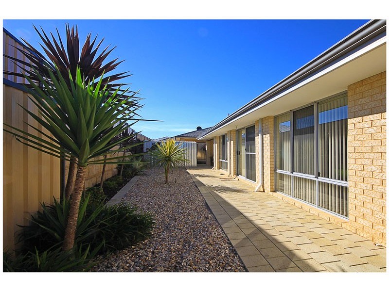 23 Jaeger Bend, Tapping WA 6065