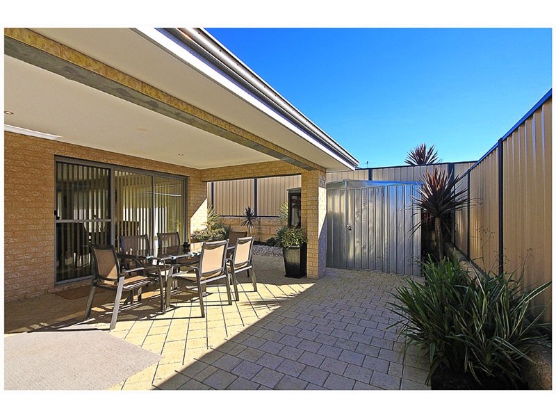 23 Jaeger Bend, Tapping WA 6065