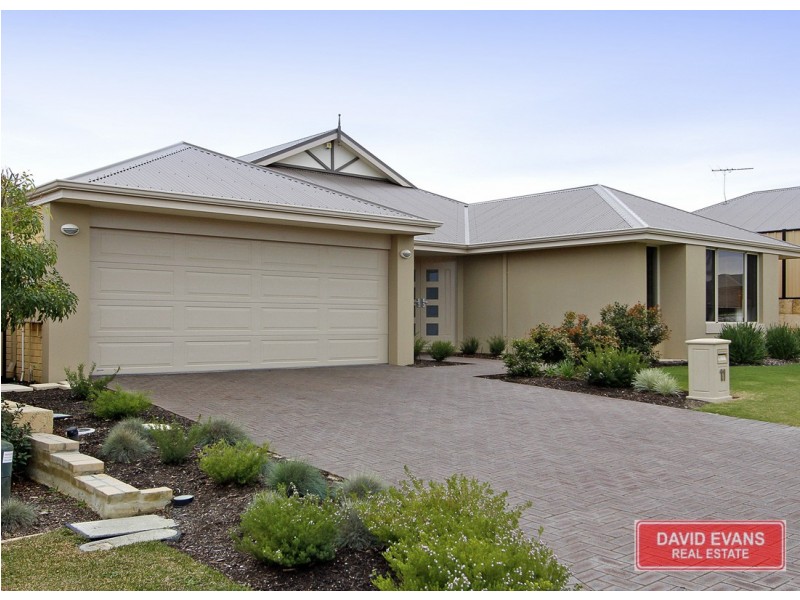11 Lauderdale Ramble, Carramar WA 6031