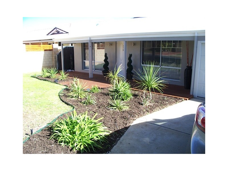 22 Houghton Drive, Carramar WA 6031