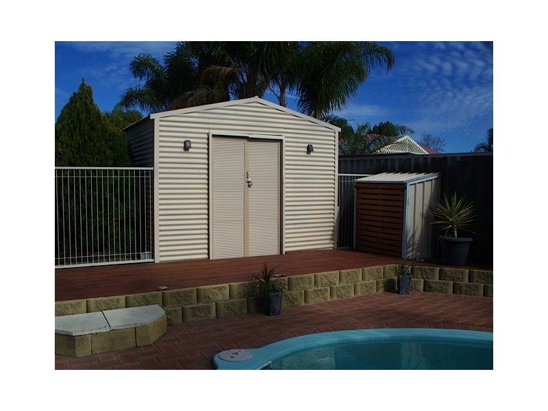 22 Houghton Drive, Carramar WA 6031