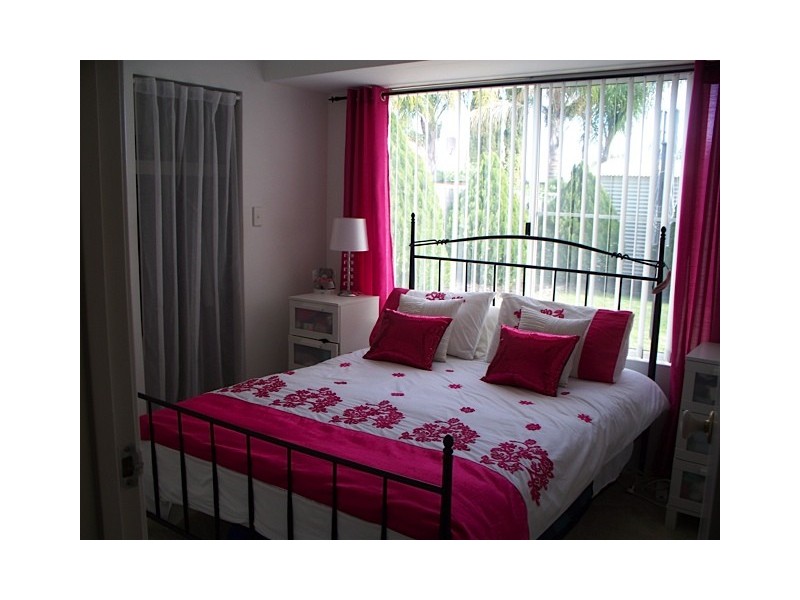 22 Houghton Drive, Carramar WA 6031