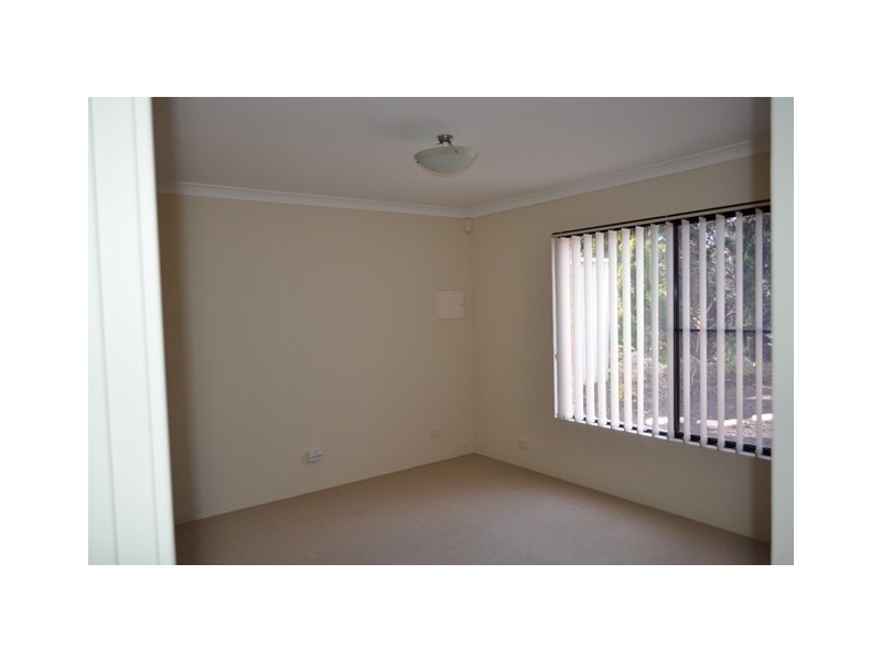 11 Harbour Elbow, Banksia Grove WA 6031