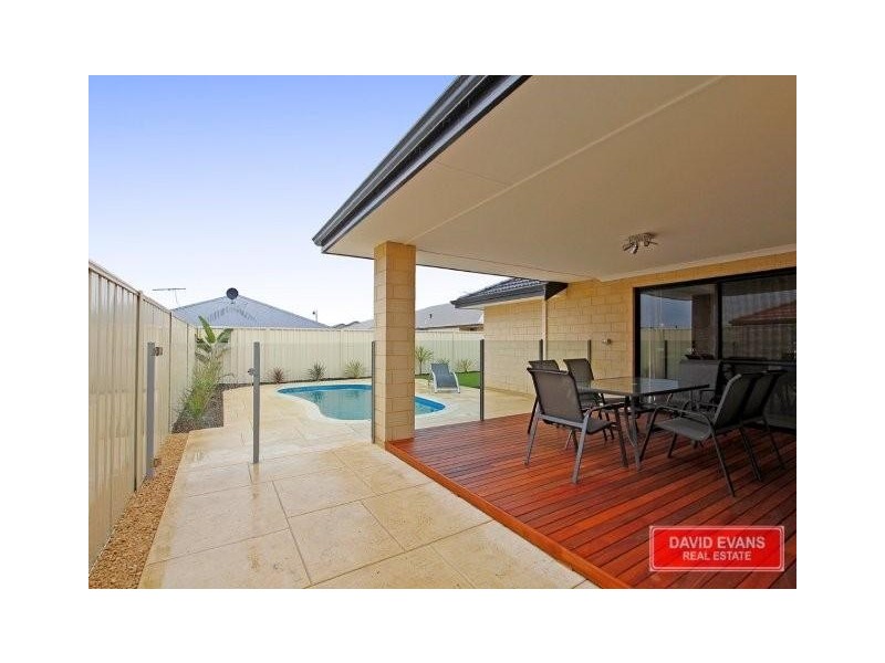 30 Collanda Circuit, Carramar WA 6031