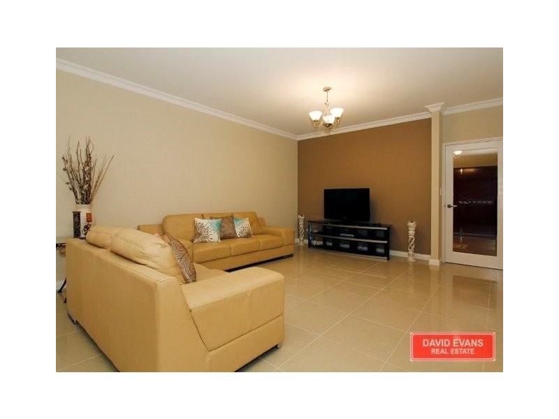 30 Collanda Circuit, Carramar WA 6031