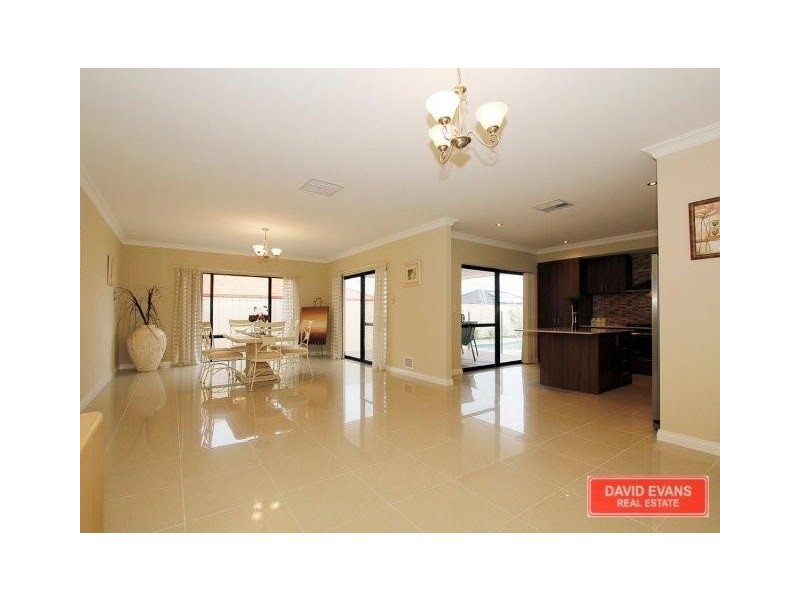 30 Collanda Circuit, Carramar WA 6031