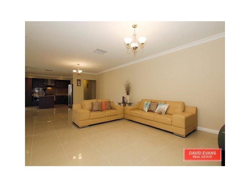 30 Collanda Circuit, Carramar WA 6031