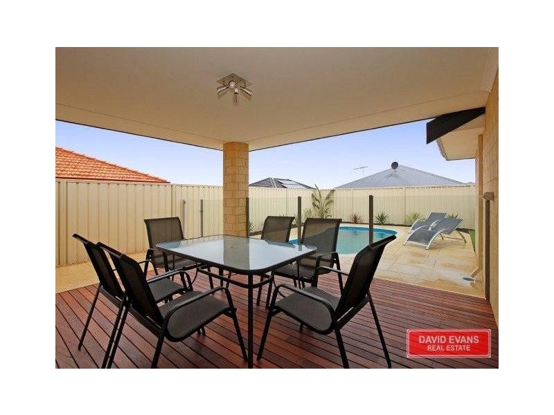 30 Collanda Circuit, Carramar WA 6031