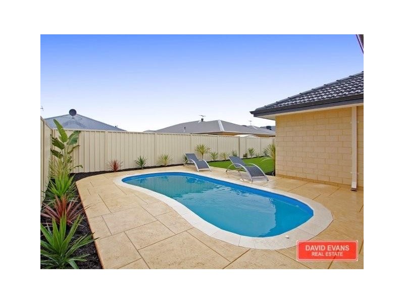 30 Collanda Circuit, Carramar WA 6031
