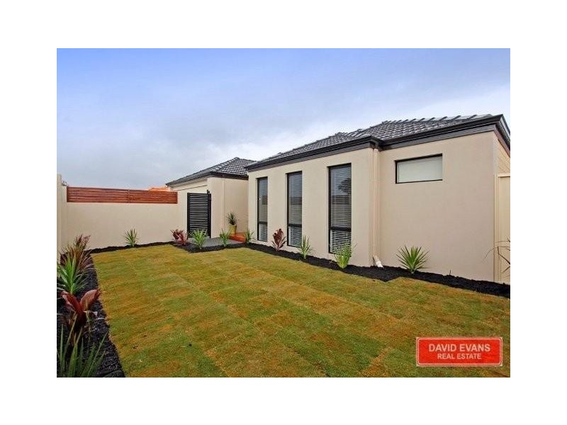 30 Collanda Circuit, Carramar WA 6031