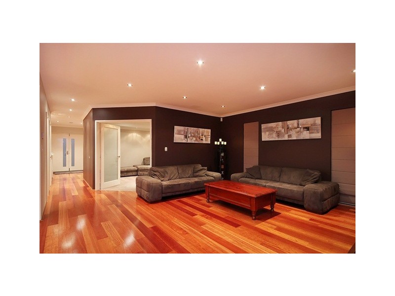 10 Tyne Cr, Wanneroo WA 6065