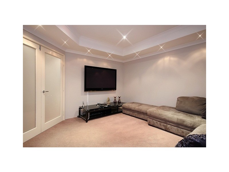 10 Tyne Cr, Wanneroo WA 6065