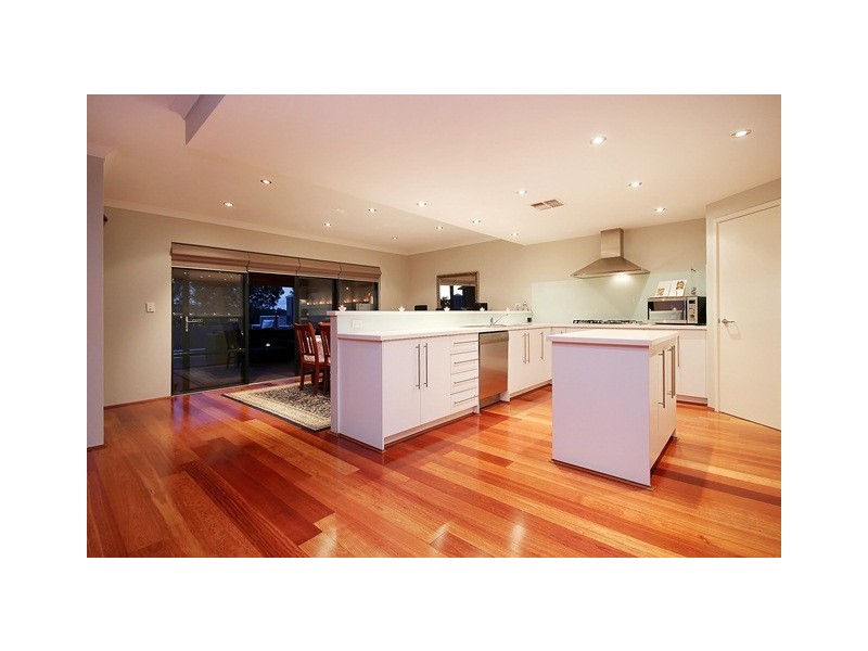 10 Tyne Cr, Wanneroo WA 6065