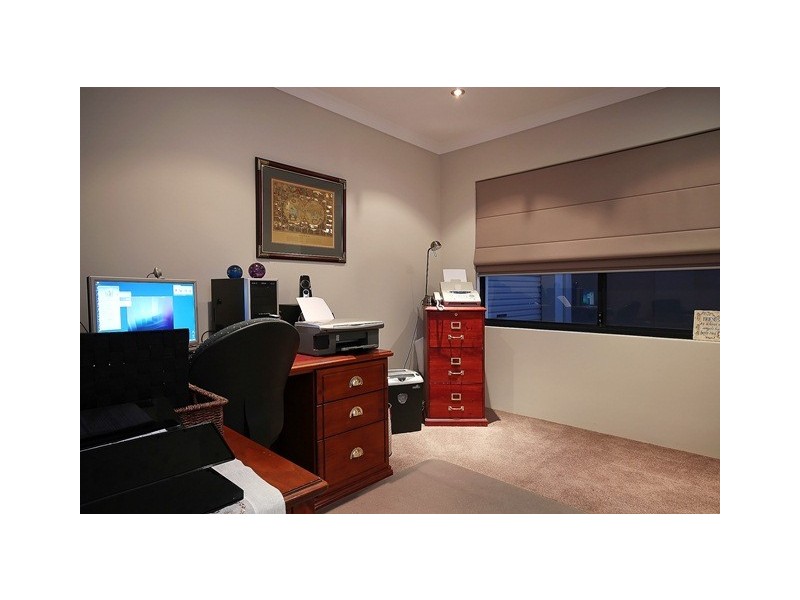 10 Tyne Cr, Wanneroo WA 6065