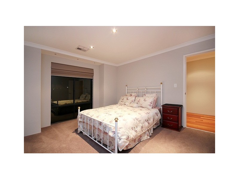 10 Tyne Cr, Wanneroo WA 6065