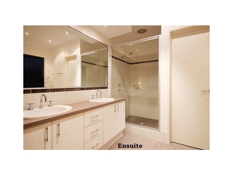 10 Tyne Cr, Wanneroo WA 6065