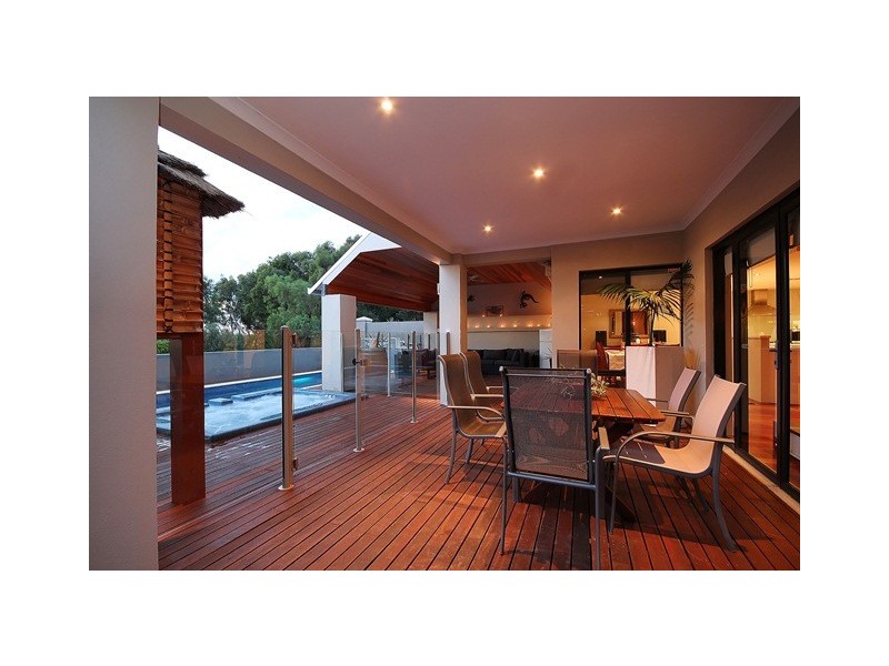 10 Tyne Cr, Wanneroo WA 6065