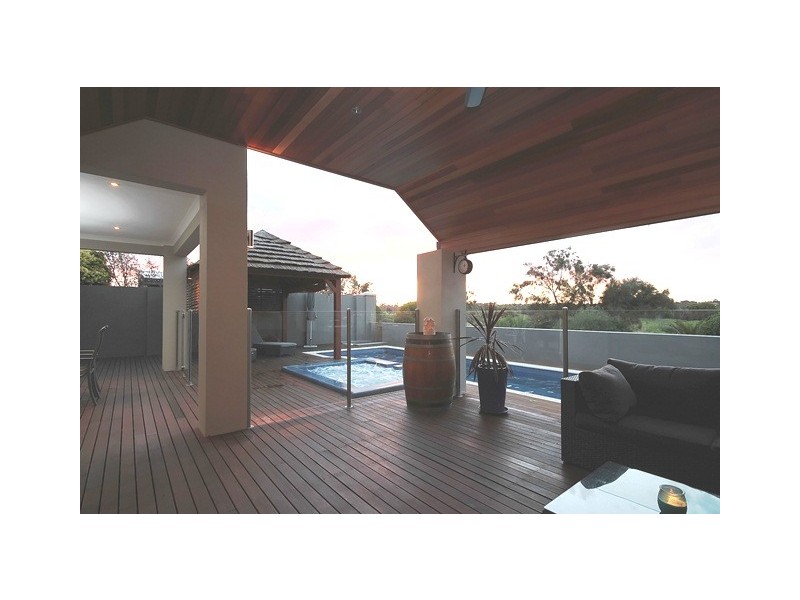 10 Tyne Cr, Wanneroo WA 6065