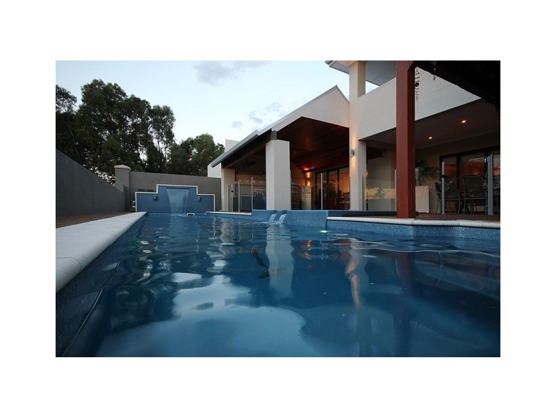 10 Tyne Cr, Wanneroo WA 6065