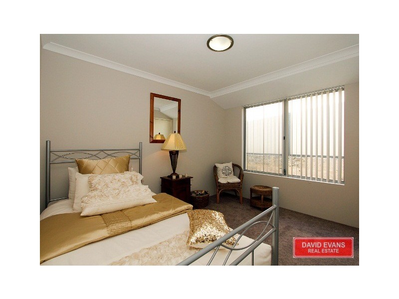 122 Golf Links Drive, Carramar WA 6031