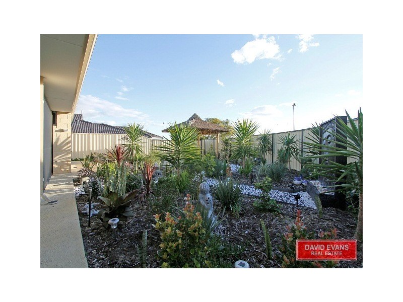 122 Golf Links Drive, Carramar WA 6031