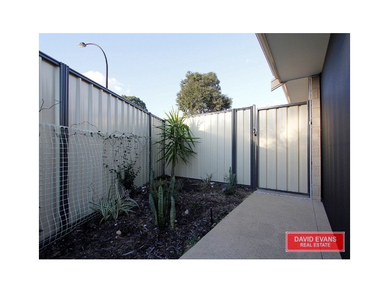 122 Golf Links Drive, Carramar WA 6031