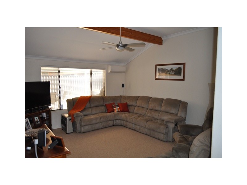 7 Geoff Russell Ave, Kinross WA 6028