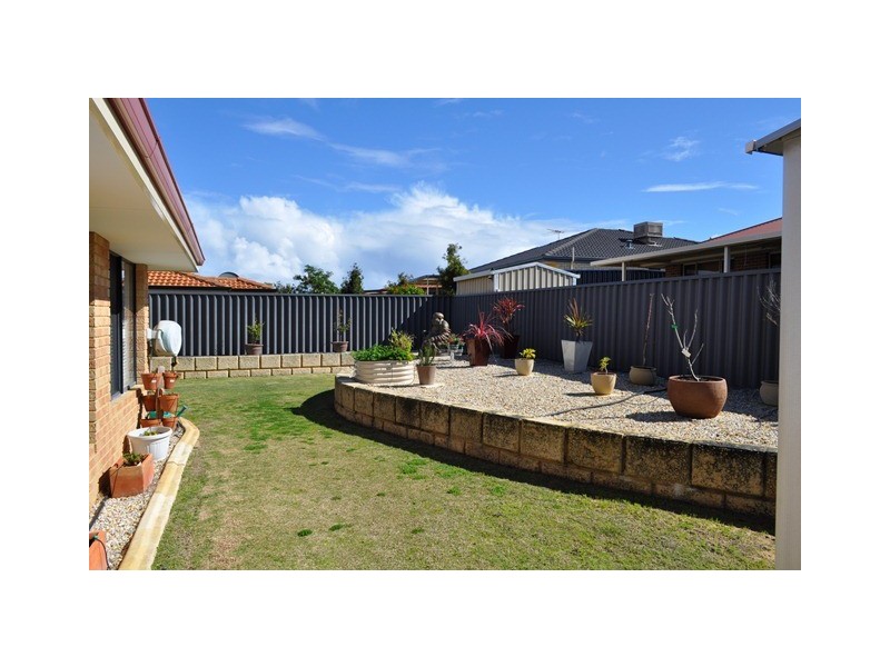 7 Geoff Russell Ave, Kinross WA 6028