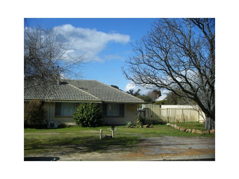 1B Sydney Hall Way, Narrogin WA 6312