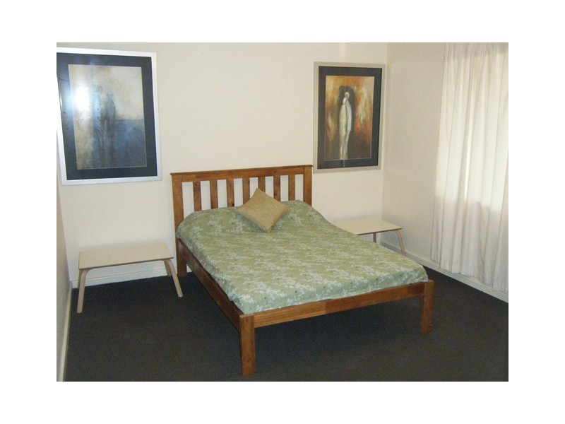 1B Sydney Hall Way, Narrogin WA 6312