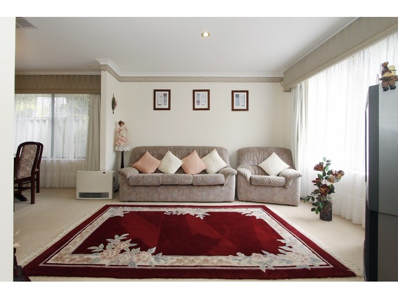 44 Golf Links Drive, Carramar WA 6031