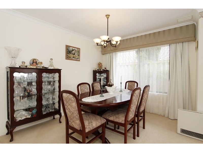 44 Golf Links Drive, Carramar WA 6031