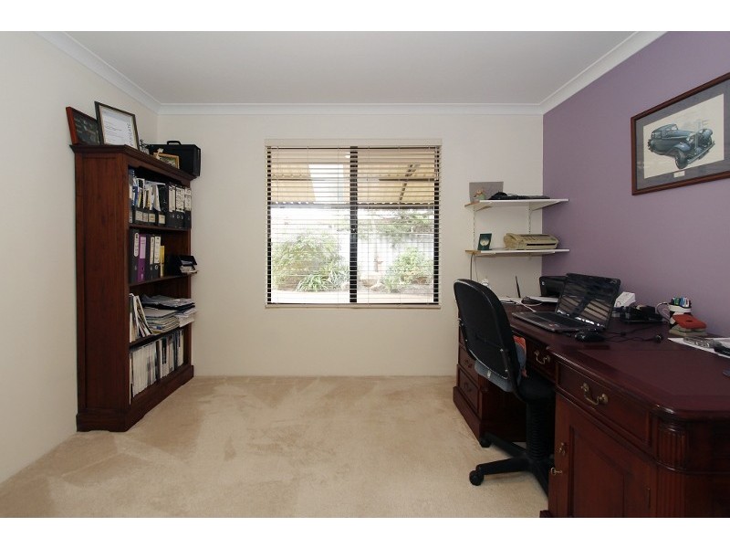 44 Golf Links Drive, Carramar WA 6031