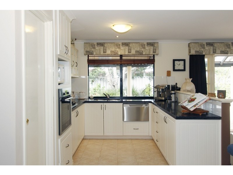 44 Golf Links Drive, Carramar WA 6031