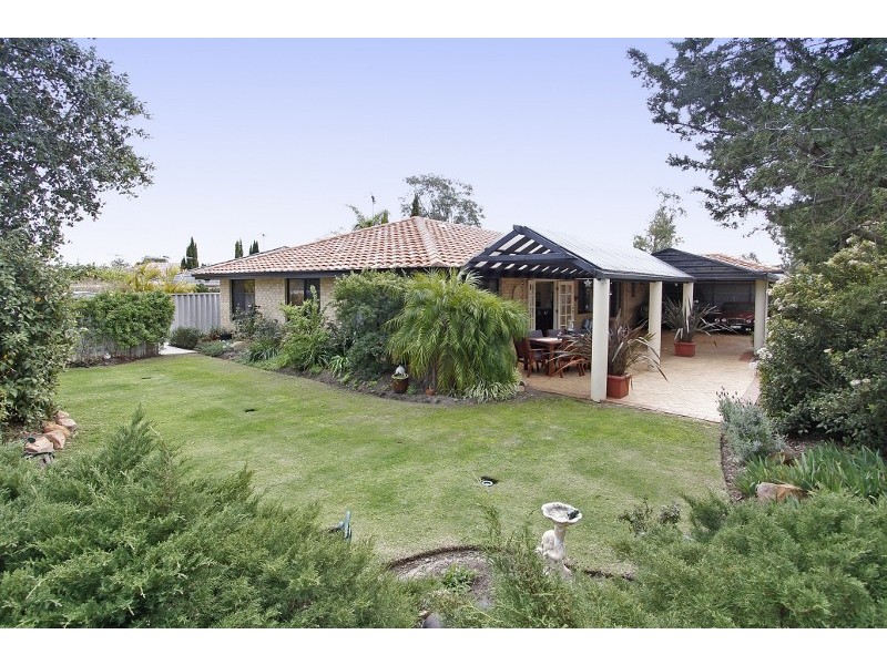 44 Golf Links Drive, Carramar WA 6031