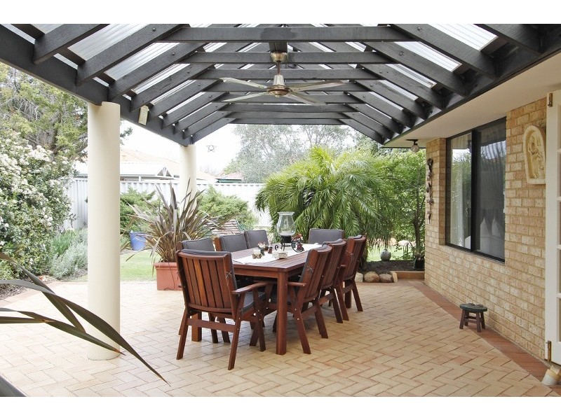 44 Golf Links Drive, Carramar WA 6031