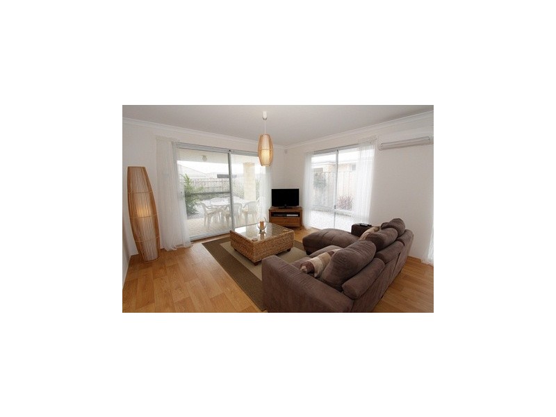 26 Spinifex Loop, Yanchep WA 6035