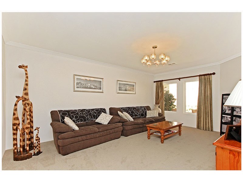 30 Benjamin Cres, Tapping WA 6065