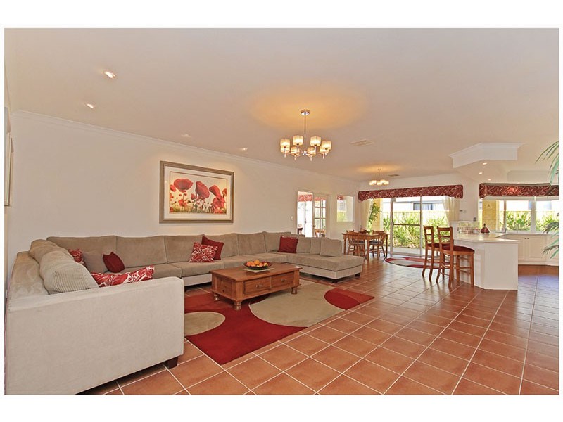30 Benjamin Cres, Tapping WA 6065