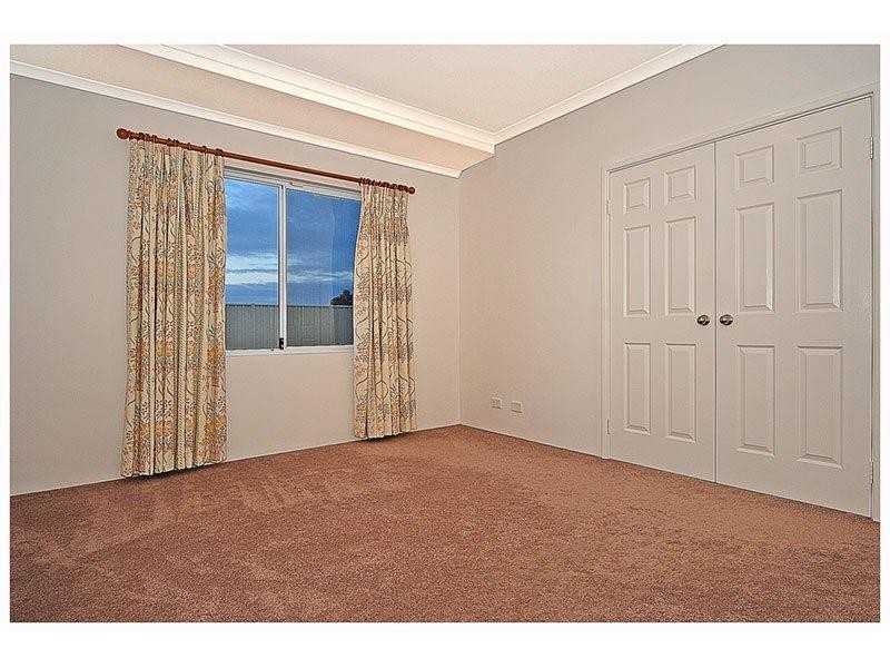 30 Benjamin Cres, Tapping WA 6065