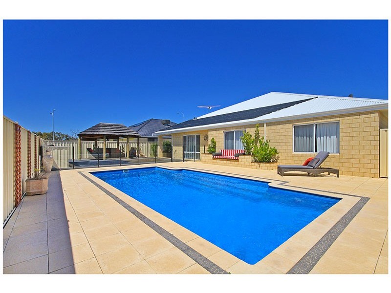 30 Benjamin Cres, Tapping WA 6065