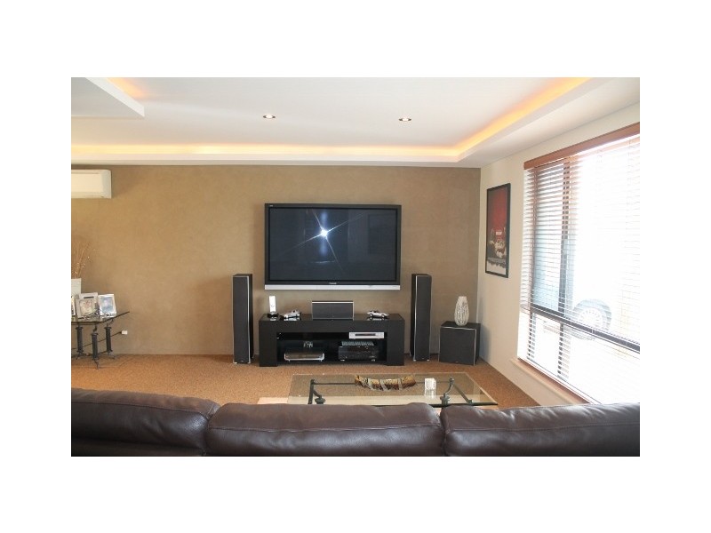 15 Tasman Road, Beldon WA 6027